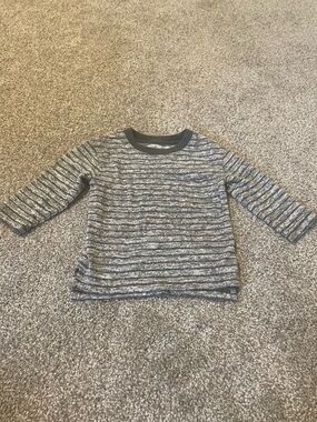 ‼️Mix and Match 3 items for $5‼️ 
Cat & Jack Baby Boys 18 months long sleeve